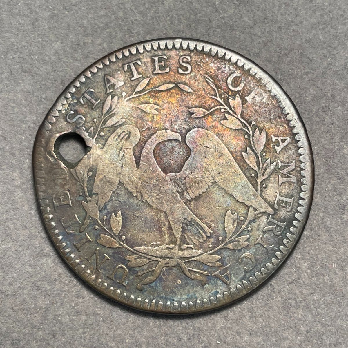 1794 dated half dollar. This is the oldest US coin in the collection of the @hunterian. Its engraver, Robert Scot, was born in Jacobite occupied Edinburgh on 2 October 1745. Scot designed many of the USA's earliest coins. #Numismatics #SaturdayNightCoinShow #ScottishHistory