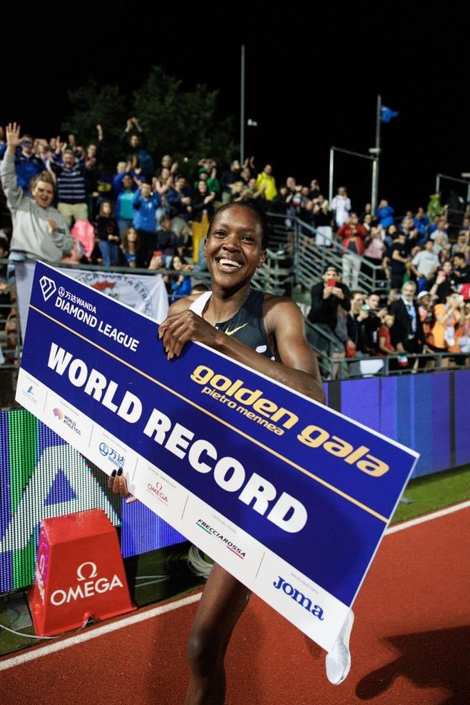 b_ryan_m's tweet photo. Another world record.
It's super amazing
Hongera sana
@FaithKipyegon_ https://t.co/PppGZHGdYe