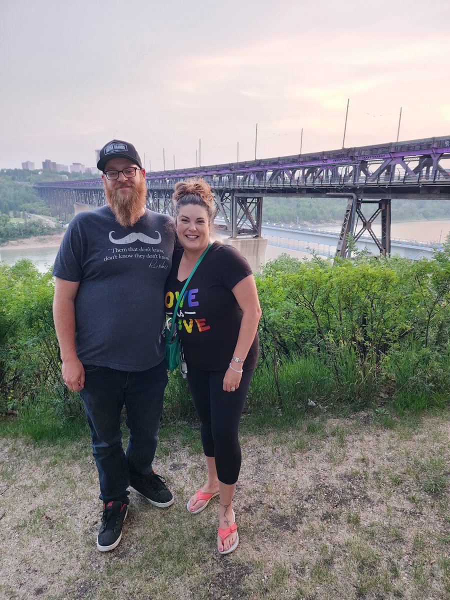 hsheroesca's tweet photo. HS Heroes team reunion in Edmonton
We're so excited about the High Level Bridge illuminating purple for HS Awareness Week 💜 
#illuminate4hs #HSHeroes #hsawarenessweek2023 #hsawareness #HidradenitisSuppurativa https://t.co/ybGzsyobkf