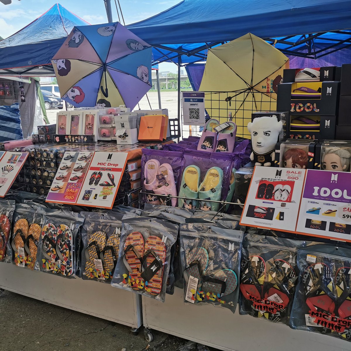 วันนี้มาจัดบูธโปรโมชั่น​ ที่ตลาดเคป็อปตรงข้ามอิมแพค​ พร้อมโปรซื้อ1แถม1 
แวะมาเยี่ยมชมบูธได้นะคะ​ #SUGA_AgustD_TOUR_in_Bangkok
#Agustd_SUGA_Tour_in_bkk
#ตลาดนัดบังทัน #ตลาดนัดรถไฟบังทัน