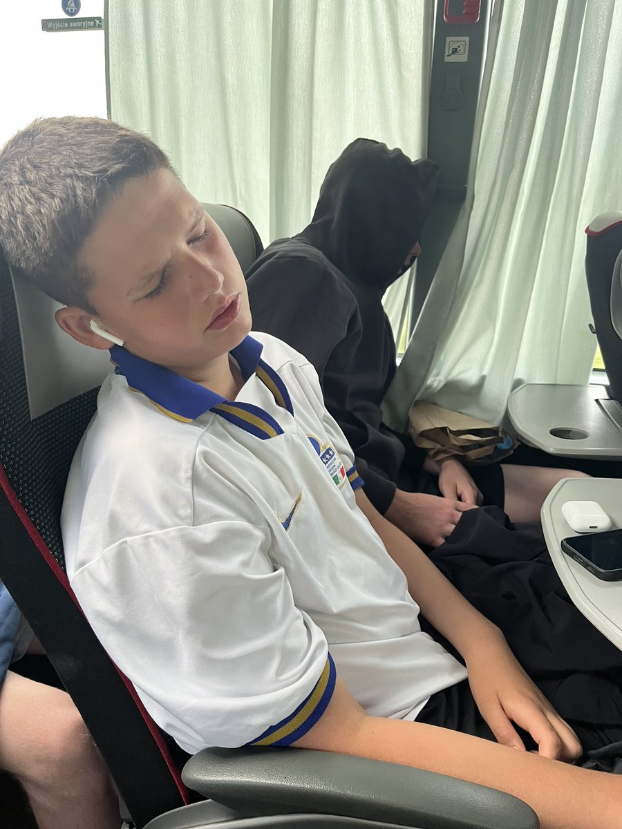 gordanoschooltr's tweet image. Year 10 are living for the early mornings.
#readyfortheday #Poland2023