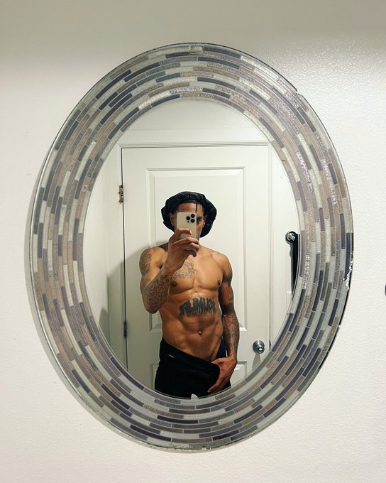 ZAY$TACKZ’s pics and videos