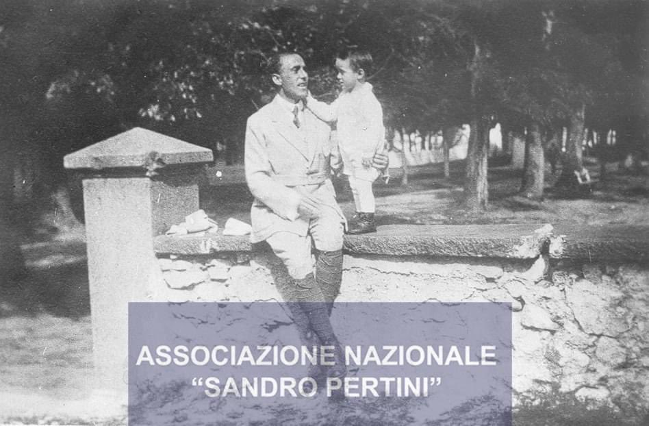 L'ultima villeggiatura di #GiacomoMatteotti a Roccaraso (estate 1923). 💔

A 10 giorni di distanza dal suo discorso di denuncia in parlamento il deputato socialista viene rapito sul lungotevere ed ucciso dalla polizia fascista. Il suo cadavere sarà ritrovato due mesi più tardi.