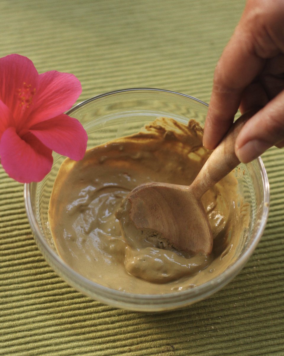 Bare_ZeroWaste's tweet photo. Here’s a self-care Saturday routine for you using traditional Multani Mitti 🇮🇳
#selfcare #barezerowaste #saturdayvibes #weekendrituals #facemask #shoplocal #madeinindia #multanimitti https://t.co/D8OOO9OZJ6