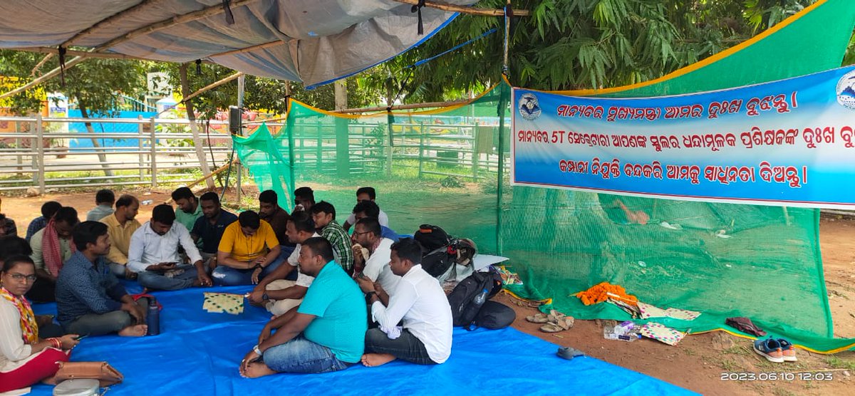 OdishaVts's tweet photo. The Show must Go On .....

We deeply condemned the inhuman behaviour of @OSEPA_Official towards Vocational Trainers of Odisha.We just prayed for a job security which was rewarded with job termination.
@SMEOdisha @MoSarkar5T @SecyChief @PradeepJenaIAS  @CMO_Odisha @Naveen_Odisha https://t.co/luHnBSHLbQ