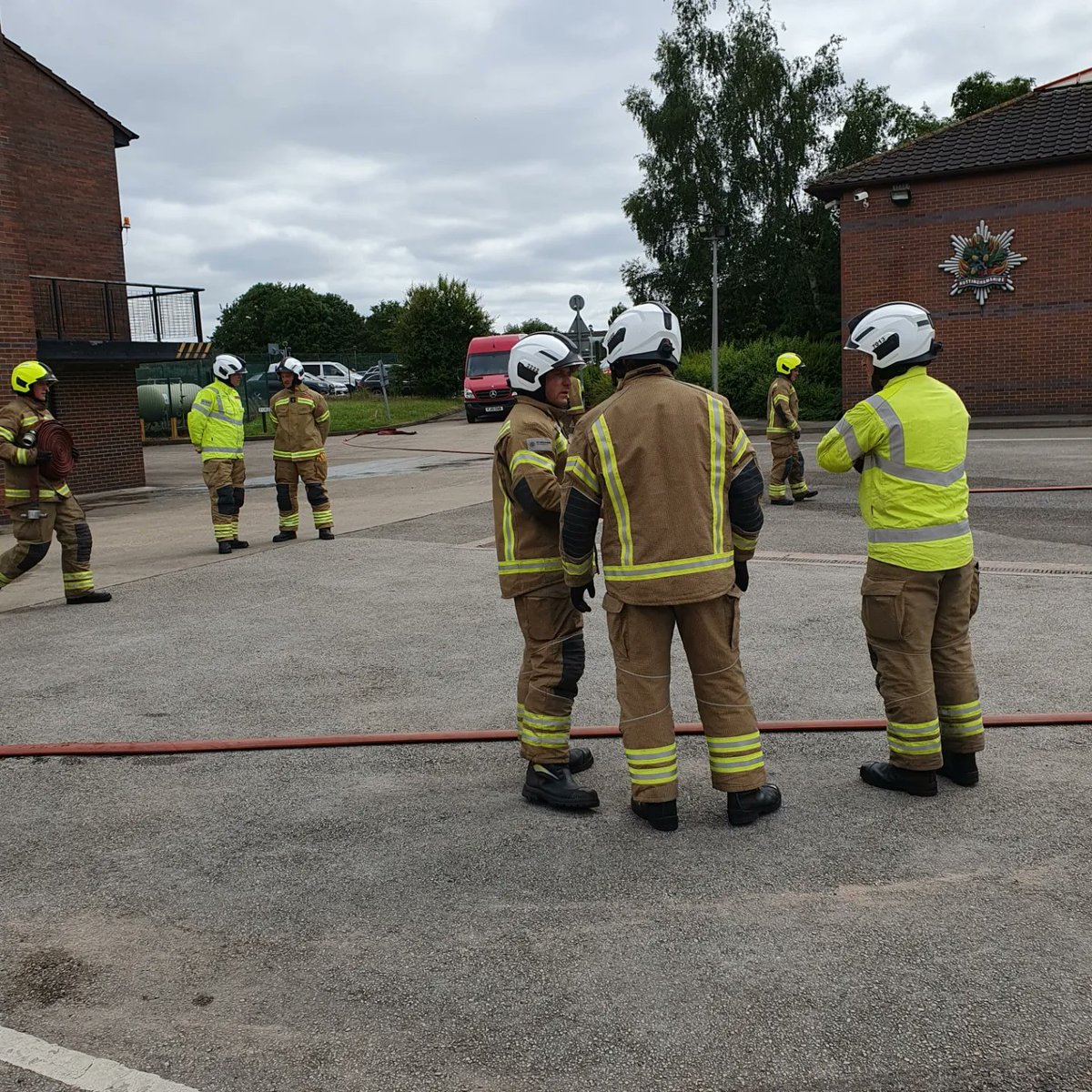 NFRS_Training's tweet photo. WT01/23's week concludes with some final composites to sharpen up fireground skills before 3weeks of BA!🔥

They worked hard under the eagle eyes of our very own Chief Fire Officer who was reminiscing about his time on the drill ground rolling hose!

It all starts here 👇🏽 https://t.co/gNnGKkiJIp