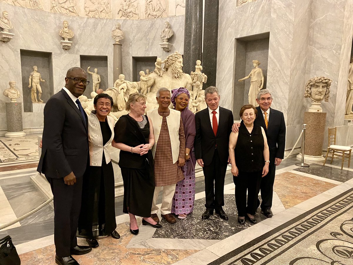 Nobel selfie at the Vatican with @DenisMukwege Presidents @JuanManSantos @oariascr @Yunus_Centre, @LeymahRGbowee Sirin Ebadi and in last photo @JodyWilliams97 #CourageON @rapplerdotcom
