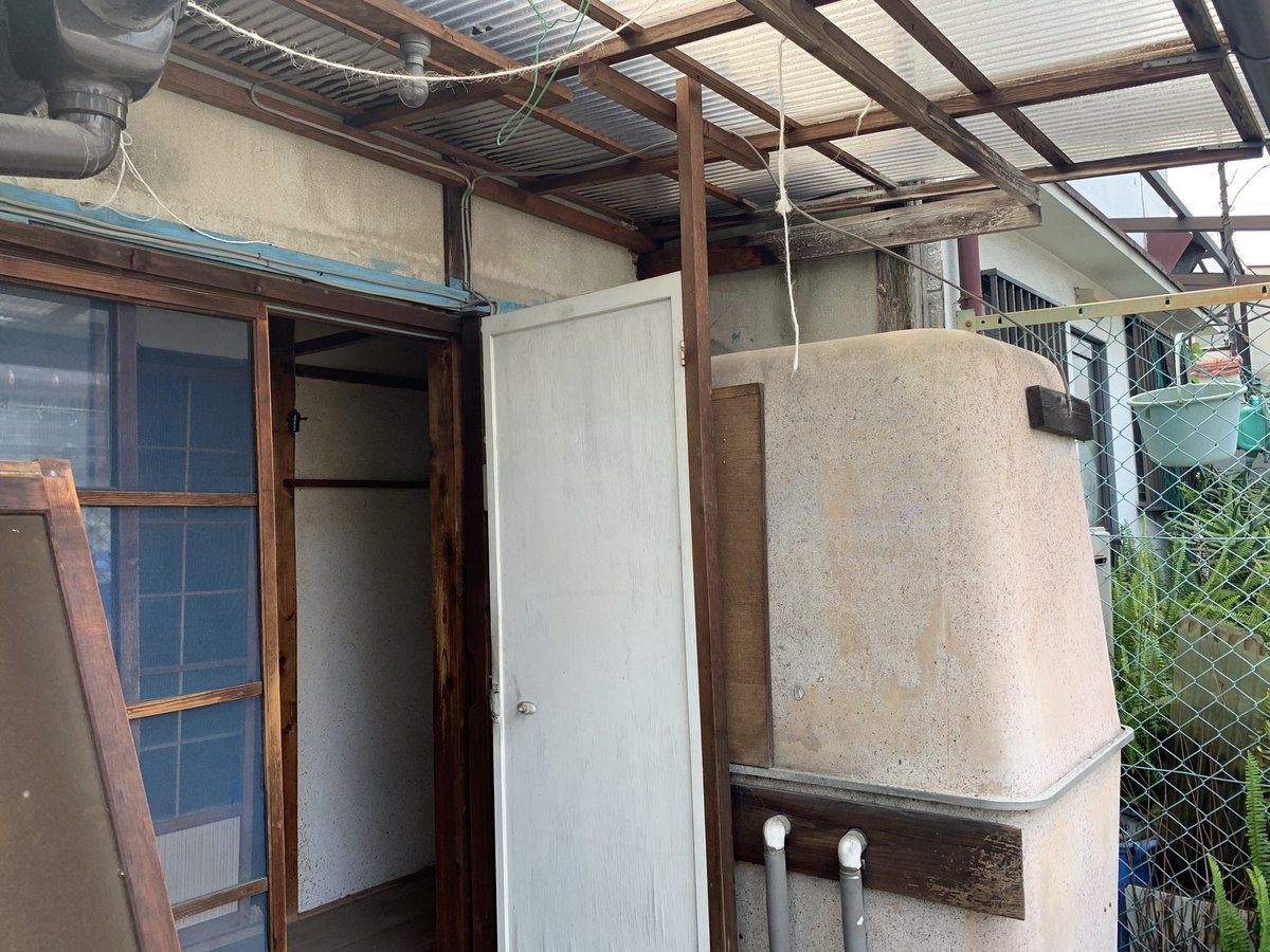 inveru50's tweet photo. FRPの解体はヤバいぞ

見えないガラス繊維刺さりまくり

ピリピリするわ！

#空き家再生
#古家再生士
#全国古家再生協議会 https://t.co/D4gI82rIsD