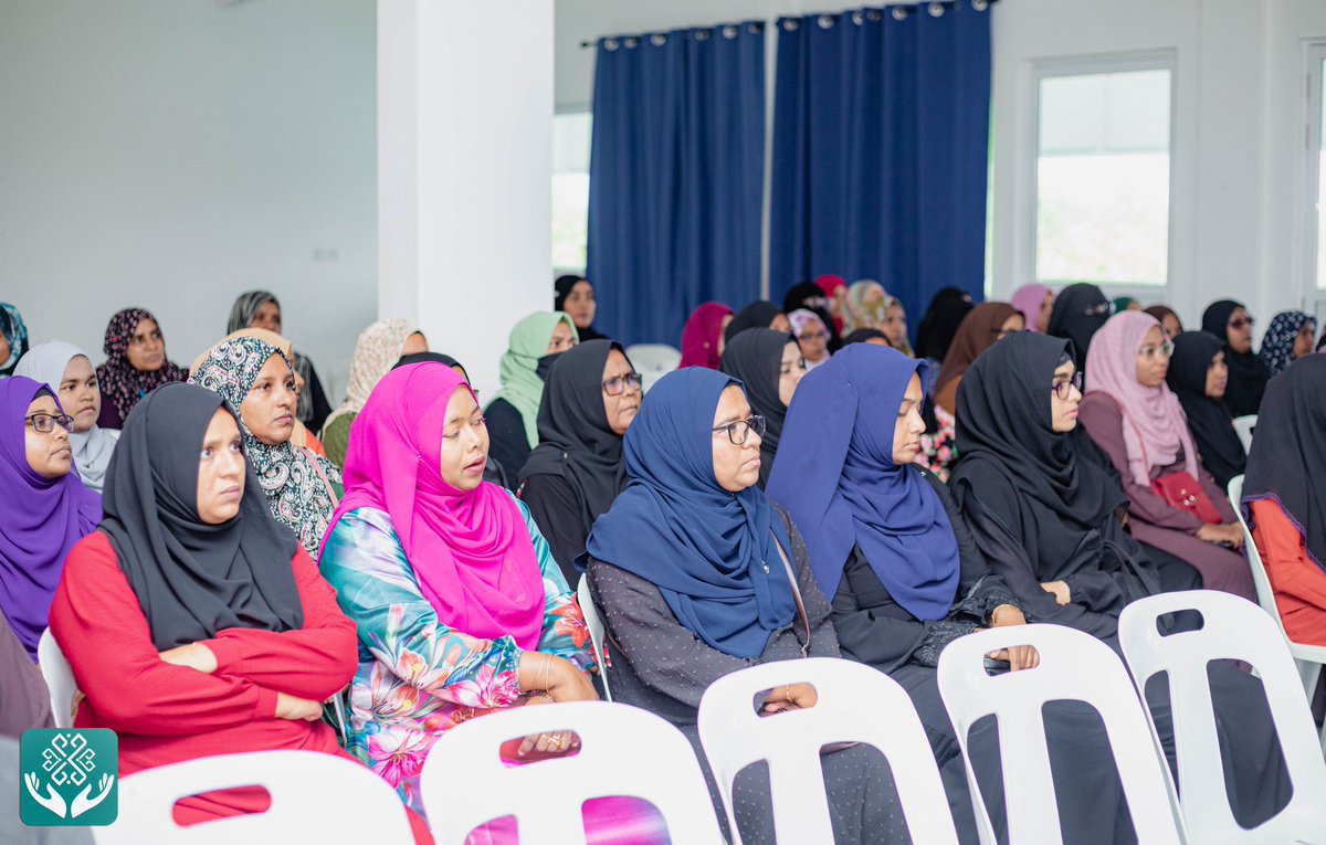 KRHmv's tweet photo. ގްރޭޑް 1 ގެ ދަރިވަރުންގެ ތެރޭގައި ހެޕަޓައިޓިސް ބީ އިންފެކްޝަން ހުރި މިންވަރު ދެނެގަތުމާއި ވެކްސިން ޕްރޮގްރާމް އިތުރަށް ހަރުދަނާކުރުމަށް ހ.ދ އޭ.އީ.ސީ ގެ ބެލެނިވެރިންނަށް އަމާޒުކޮށްގެން ހިންގުނު ހެޕަޓައިޓިސް ބީ ސެރޯ ސާރވޭ ގެ ތެރެއިން

@MoEdumv 
@HPA_MV 
@MoHmv 
@presidencymv https://t.co/0FyEjoyH8Z
