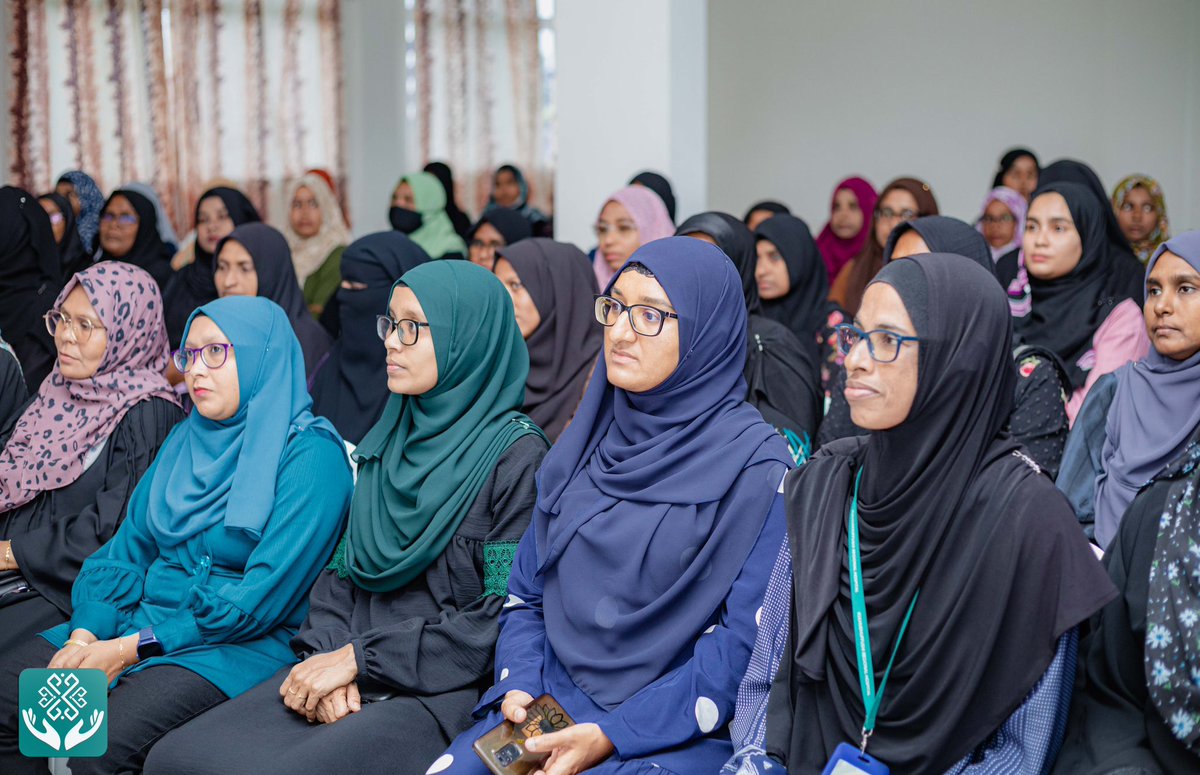 KRHmv's tweet photo. ގްރޭޑް 1 ގެ ދަރިވަރުންގެ ތެރޭގައި ހެޕަޓައިޓިސް ބީ އިންފެކްޝަން ހުރި މިންވަރު ދެނެގަތުމާއި ވެކްސިން ޕްރޮގްރާމް އިތުރަށް ހަރުދަނާކުރުމަށް ހ.ދ އޭ.އީ.ސީ ގެ ބެލެނިވެރިންނަށް އަމާޒުކޮށްގެން ހިންގުނު ހެޕަޓައިޓިސް ބީ ސެރޯ ސާރވޭ ގެ ތެރެއިން

@MoEdumv 
@HPA_MV 
@MoHmv 
@presidencymv https://t.co/0FyEjoyH8Z