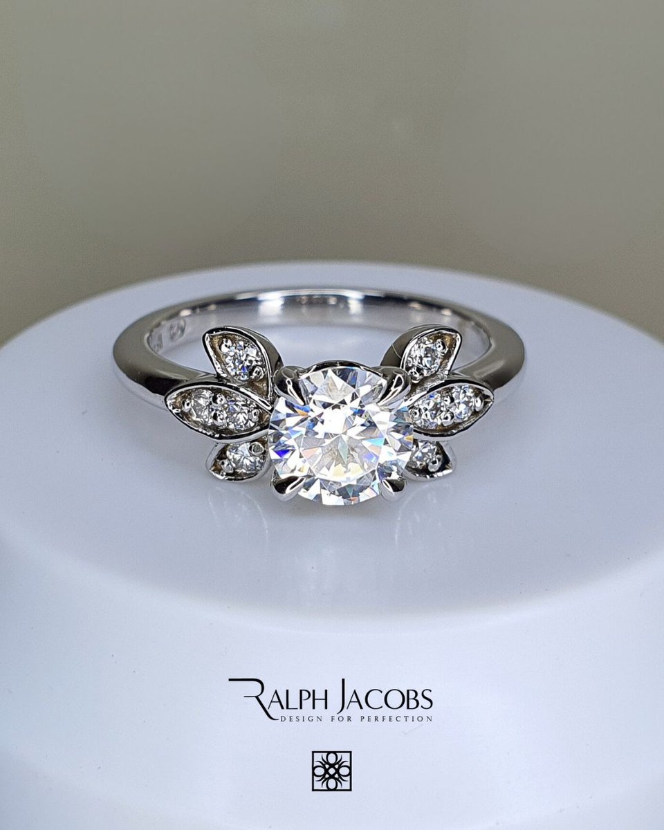 Are you looking for an engagement ring that embodies the beauty of nature? Look no further than the stunning Ellie ring design ralphjacobs.co.za/products/ellie 
 #natural #finejewelrydesign #diamond