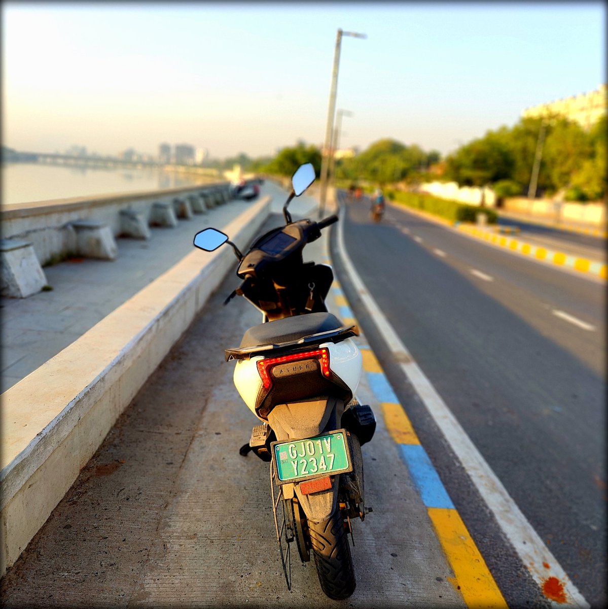@gulvaniharesh Or go on a ride on your @atherenergy charged during day using Solar and enjoy the WRAP mode on shores of Sabarmati Riverfront. @tarunsmehta @swapniljain89
