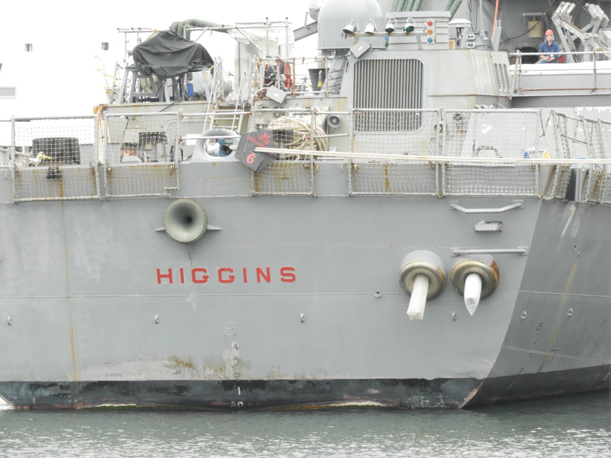 今回の軍港巡りも面白いものが見れたけど、一番気になったのはDDG76ヒギンスに座薬がぶち込まれてたとこ。
あれは何だったんだろう、デコイ用の穴だったよな。