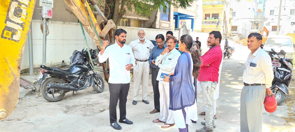MohdRashedFaraz's tweet photo. On The Instructions of @aimim_national President  Barrister @asadowaisi Sb & @akbarowaisii Sb.

GHMC Standing Committee Member & #AIMIM Shaikpet Corporator 𝐌𝐨𝐡𝐚𝐦𝐦𝐞𝐝 𝐑𝐚𝐬𝐡𝐞𝐝 𝐅𝐚𝐫𝐚𝐳𝐮𝐝𝐝𝐢𝐧 Along With A E Sumana Madam Inspected The New Laying of #VDCC Road At Brindavan Colony, Shaikpet Division, Jubilee Hills Constituency. The Estimate Cost of Project ₹19.3 Lakhs. With Society Members & Residents of Colony ...

#AIMIM #Shaikpet #VDCCRoad #BrindavanColony  #development