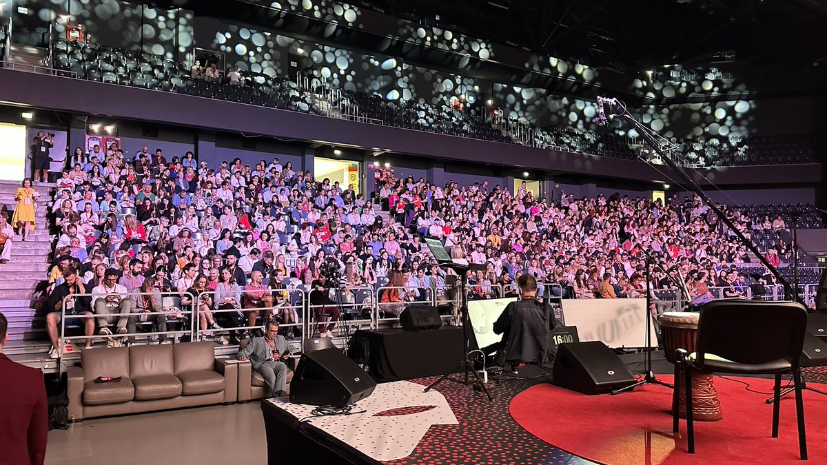gleonhard's tweet photo. Looking forward to my talk here at @TEDxCluj on #techvshuman #ArtificialIntelligence in approx 10 minutes , Vídeo will be on https://t.co/tKCZKNp42p aka YouTube next week ! https://t.co/8nGJyEsYF1