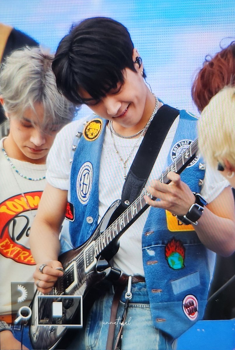 unnatural_jay's tweet photo. 230610 기타맨🎸#엔하이픈 #ENHYPEN #제이 #JAY #エンハイプン #ジェイ #아이엠쫑 https://t.co/6DZ61auYbc