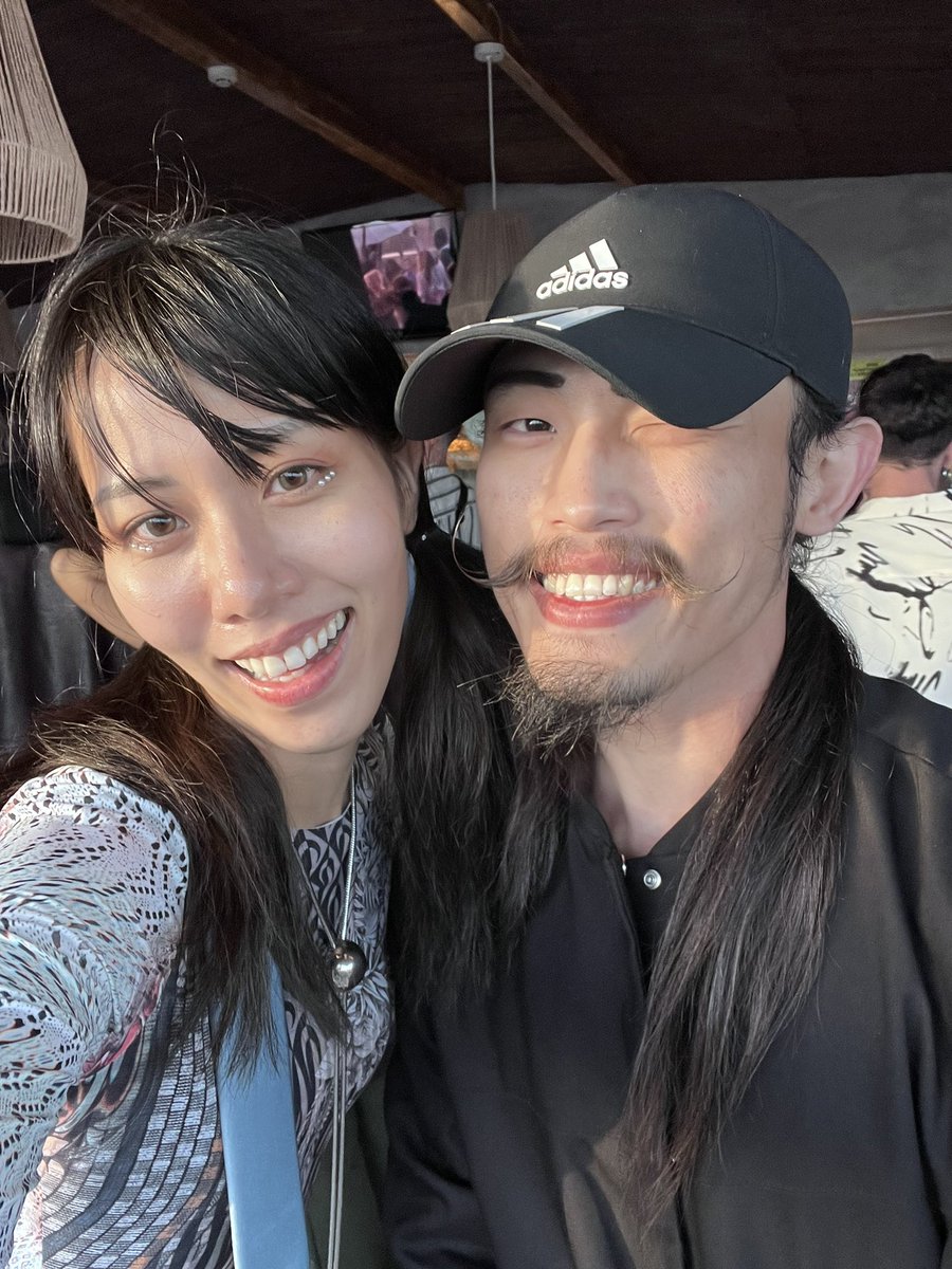 emikusano's tweet image. Just wrapped up at #NFC23, Europe&apos;s largest NFT conference. 

Spent the final evening with @TheSandboxGame on a literal breathtaking beach.  Getting to meet and interact with the amazing artists and builders in this space has been an absolute delight. 

It&apos;s astonishing how life…