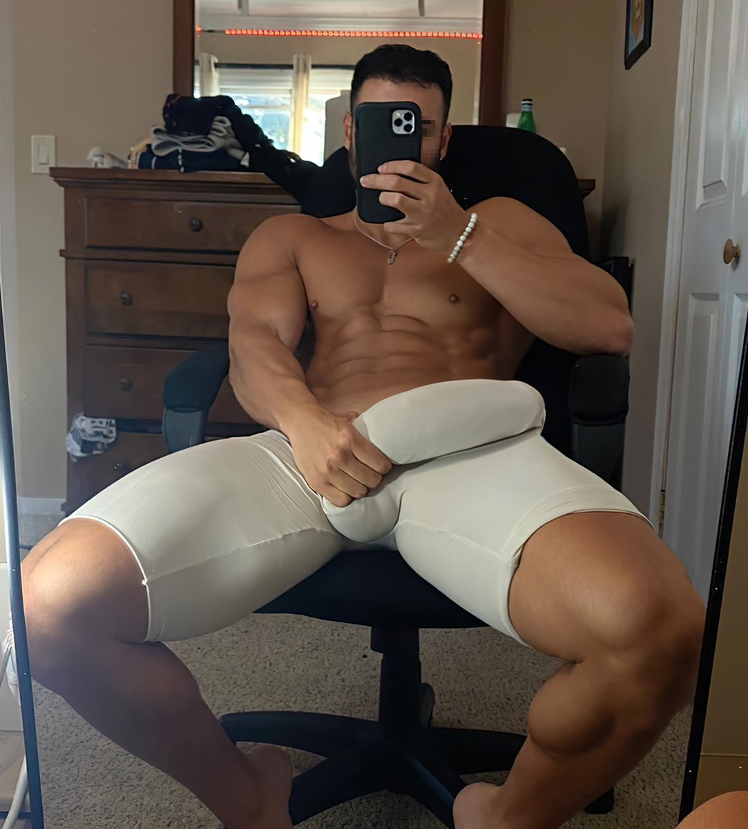 Hungantua's tweet photo. 💪 https://t.co/xL33CYcgTw https://t.co/qpEHE26k89