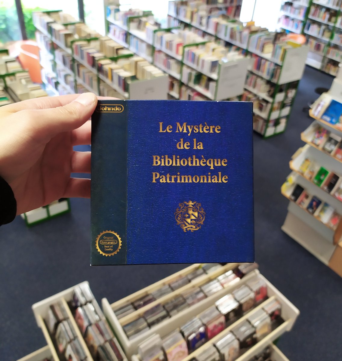 johndostudio's tweet photo. Le saviez-vous ? Le Mystère de la Patrimoniale est jouable au sein même de la bibliothèque Mansart à @dijon sur la #GameBorne !!! 🤩🤩🤩

Et si vous êtes sympa @normantuttle21 vous proposera un café gratuit 🤣 ☕️

#gameboy #gb #gbstudio #bibliothèque #dijon #mansart #livre https://t.co/khBtgFlkDe