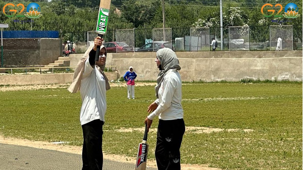 FatimaD75261608's tweet photo. Semi-final line-up at the #NKWPL: Baramulla Swingers vs Pattan Warriors . Who will emerge #victorious?" #KIashmir #Sports #Womencricket @RadioChinar @ChinarcorpsIA https://t.co/iRrrJmIyqd