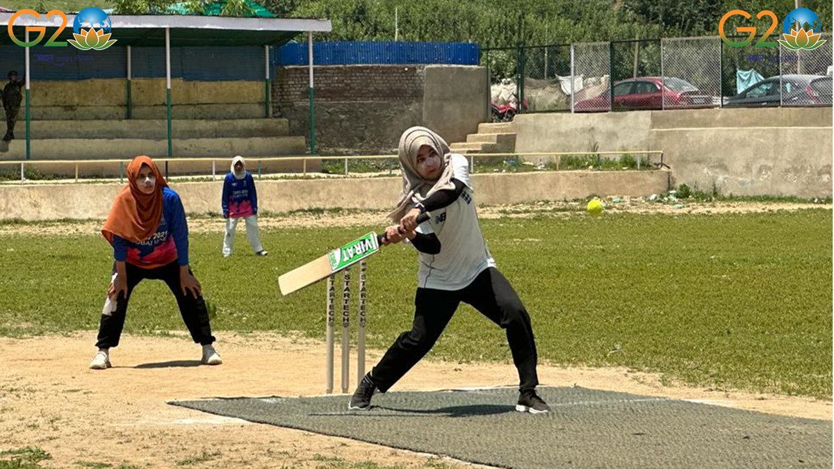 FatimaD75261608's tweet photo. Semi-final line-up at the #NKWPL: Baramulla Swingers vs Pattan Warriors . Who will emerge #victorious?" #KIashmir #Sports #Womencricket @RadioChinar @ChinarcorpsIA https://t.co/iRrrJmIyqd