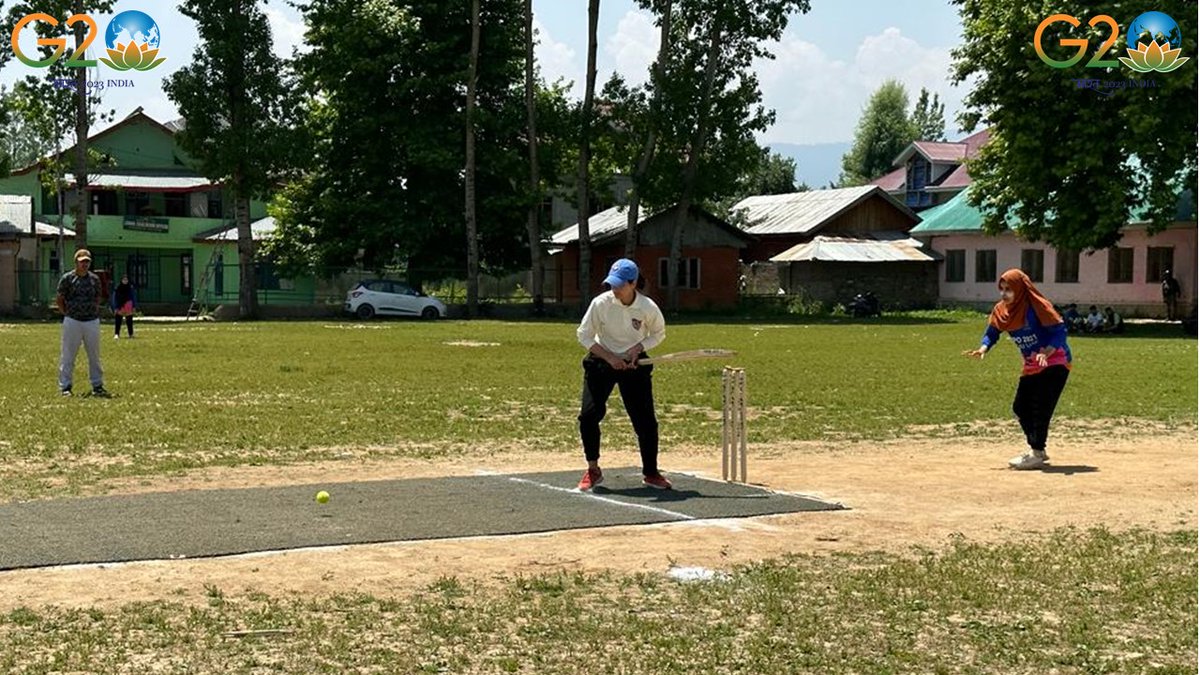 FatimaD75261608's tweet photo. Semi-final line-up at the #NKWPL: Baramulla Swingers vs Pattan Warriors . Who will emerge #victorious?" #KIashmir #Sports #Womencricket @RadioChinar @ChinarcorpsIA https://t.co/iRrrJmIyqd