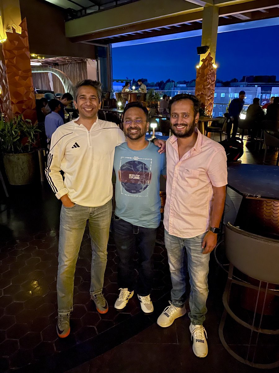 sankalpdomore's tweet photo. Post work scene with @goharborhq folks 🥙🍸 https://t.co/oZKx7h5A0Q