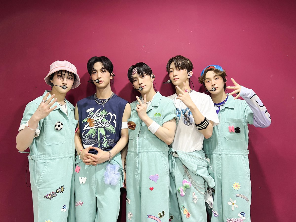 TNX_Official's tweet photo. [#TT]
TNX Today | 230610
🎞 MBC 쇼! 음악중심

#TNX #TheNewSix #더뉴식스
#BOYHOOD #KickIt4Now
#피네이션 #PNATION https://t.co/nP3j4rdx6Y