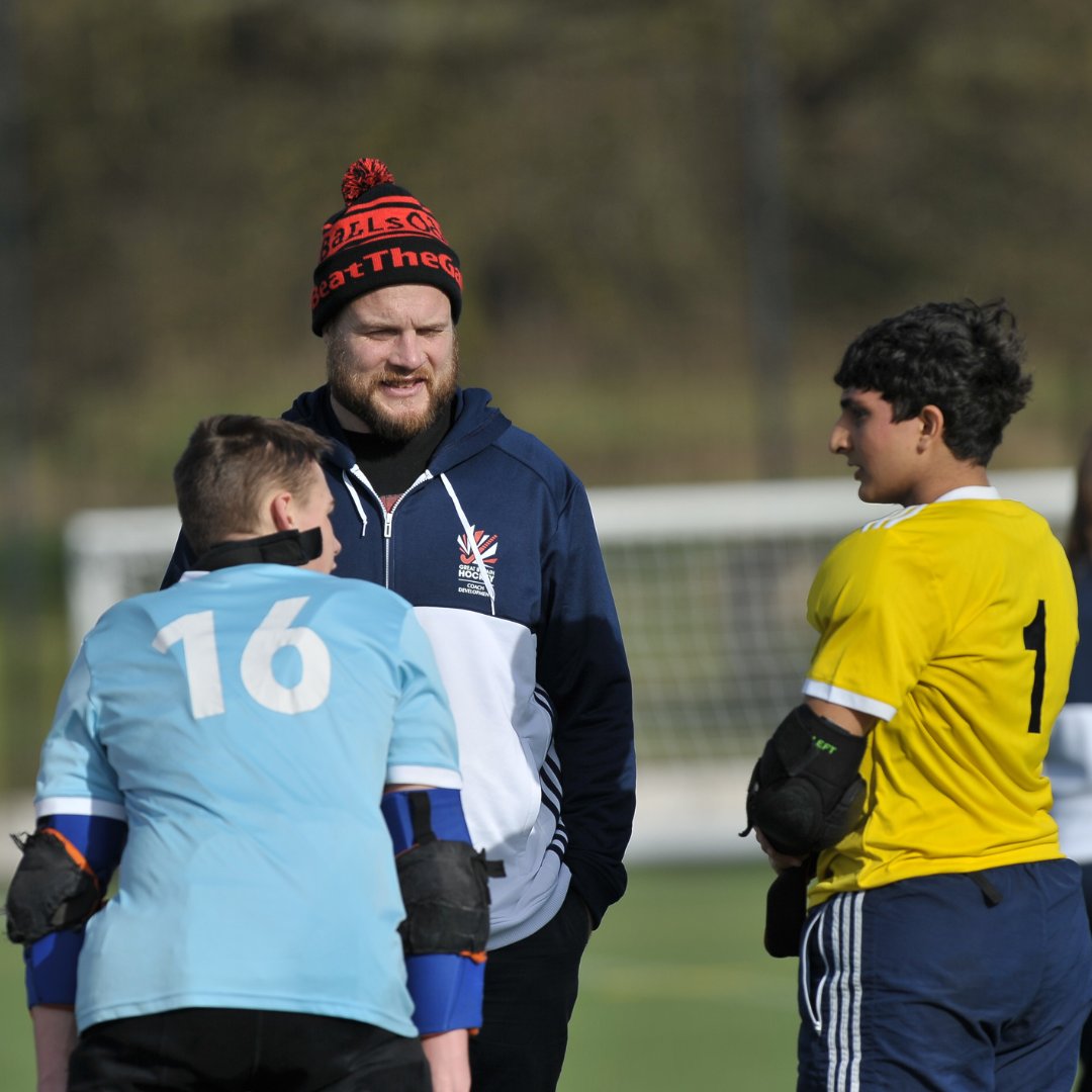 📣 On-pitch coaching courses are live! 

📍 8 blended courses across England 
📅 1 JUL - 13 AUG
👋🏼 2 face-to-face modules
🏑 Open to 16+ &amp; all coaching levels

Sessional Courses ➡️ bit.ly/3WZPM4F
Coaching Courses ➡️ bit.ly/3Nl7egQ
#HockeyCoaching