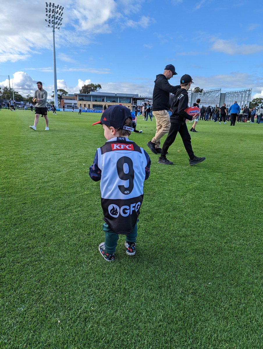 simmoconnor86's tweet photo. @PAFC First game at Alberton and first W ⚫⚪ https://t.co/55hzsjkvKb
