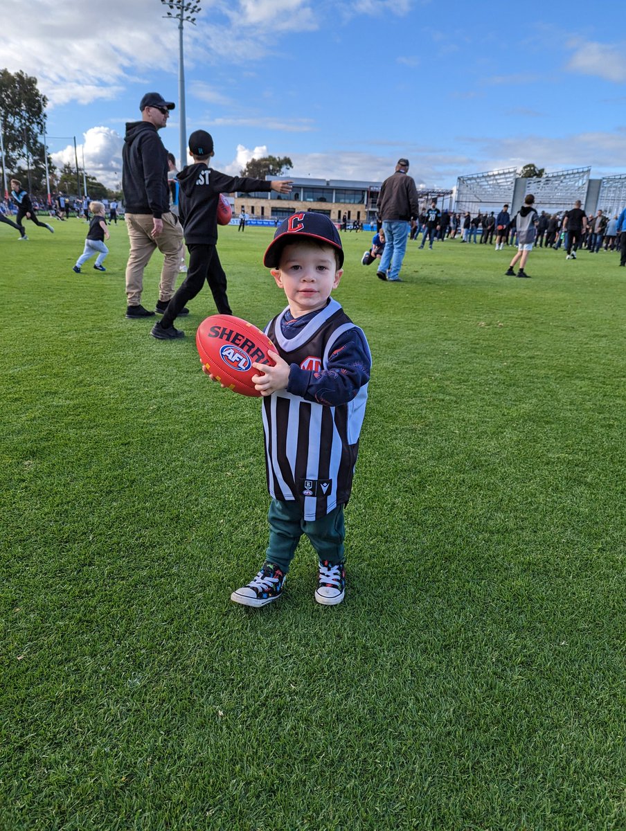 simmoconnor86's tweet photo. @PAFC First game at Alberton and first W ⚫⚪ https://t.co/55hzsjkvKb