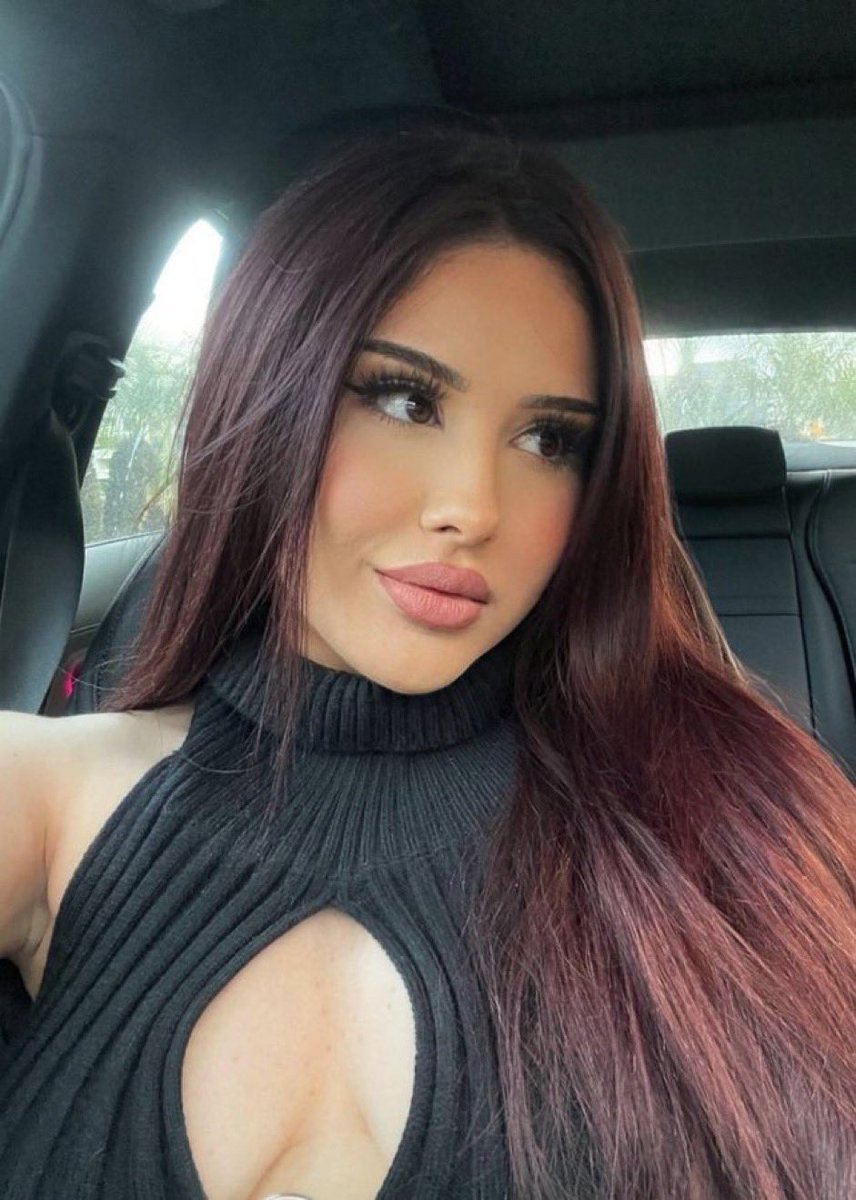 LeaAdeli's tweet photo. Merci pour tous vos messages de soutien ça me fais chaud au coeur ❤️❤️🍑 https://t.co/cuaw07LZYC