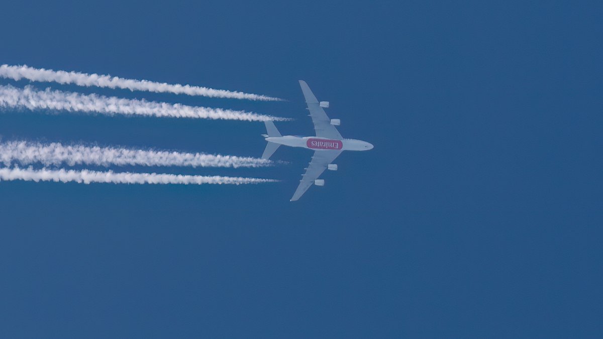 Emirates | A6-EOE | A380-842 | Clitheroe | 10.06.2023 #DXBYYZ #avgeek #aviation #planes #planespotting #planespotter #airplane #worldofspotting #aircraft #planespotter #highflyers #ott #a6eoe #airbus #airbusa380 #emirates