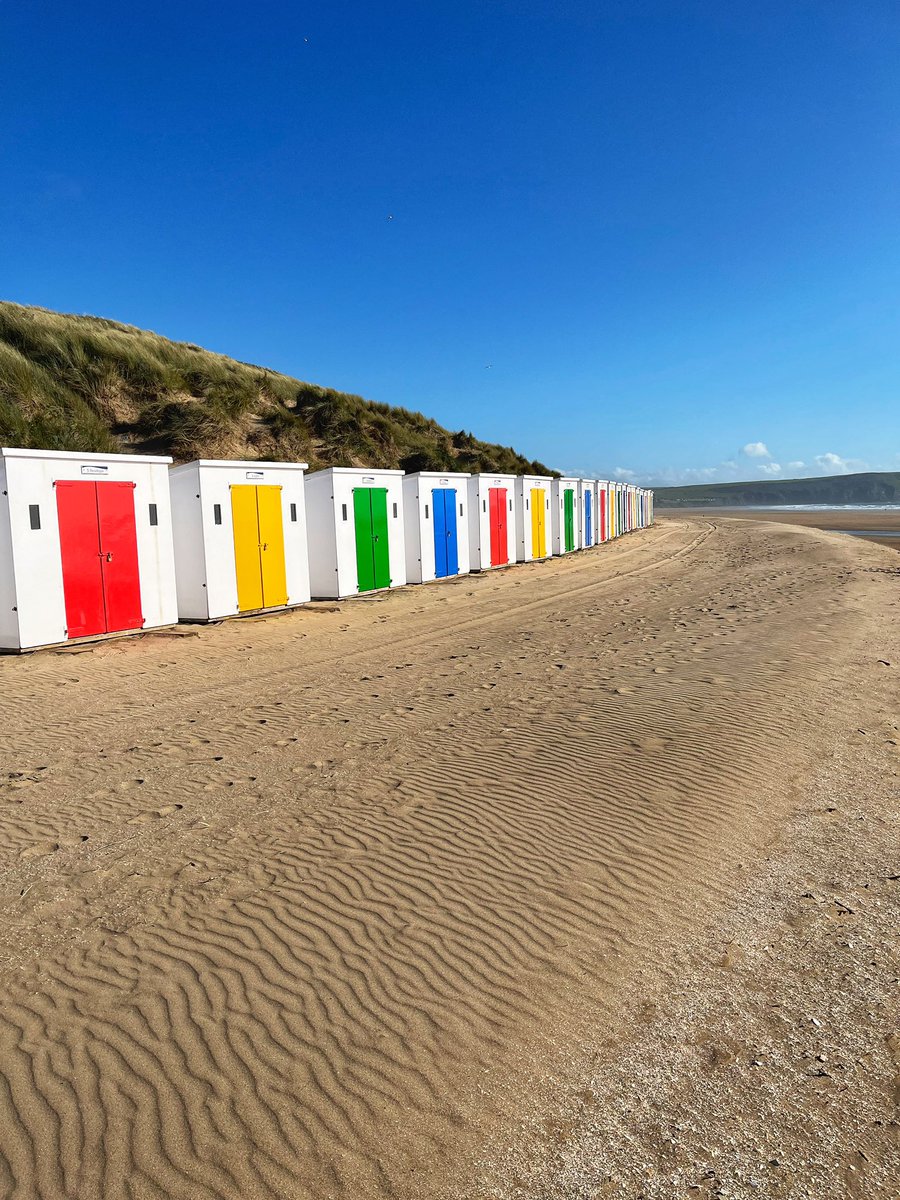 Huts with a view🌊

#woolacombe #northdevon #beachhut #picoftheday #NDBBP #north_devon #visitdevon #lovedevon #springindevon #devongin #bideford #distilledinbideford #atlanticspiritgin #spiritofnorthdevon