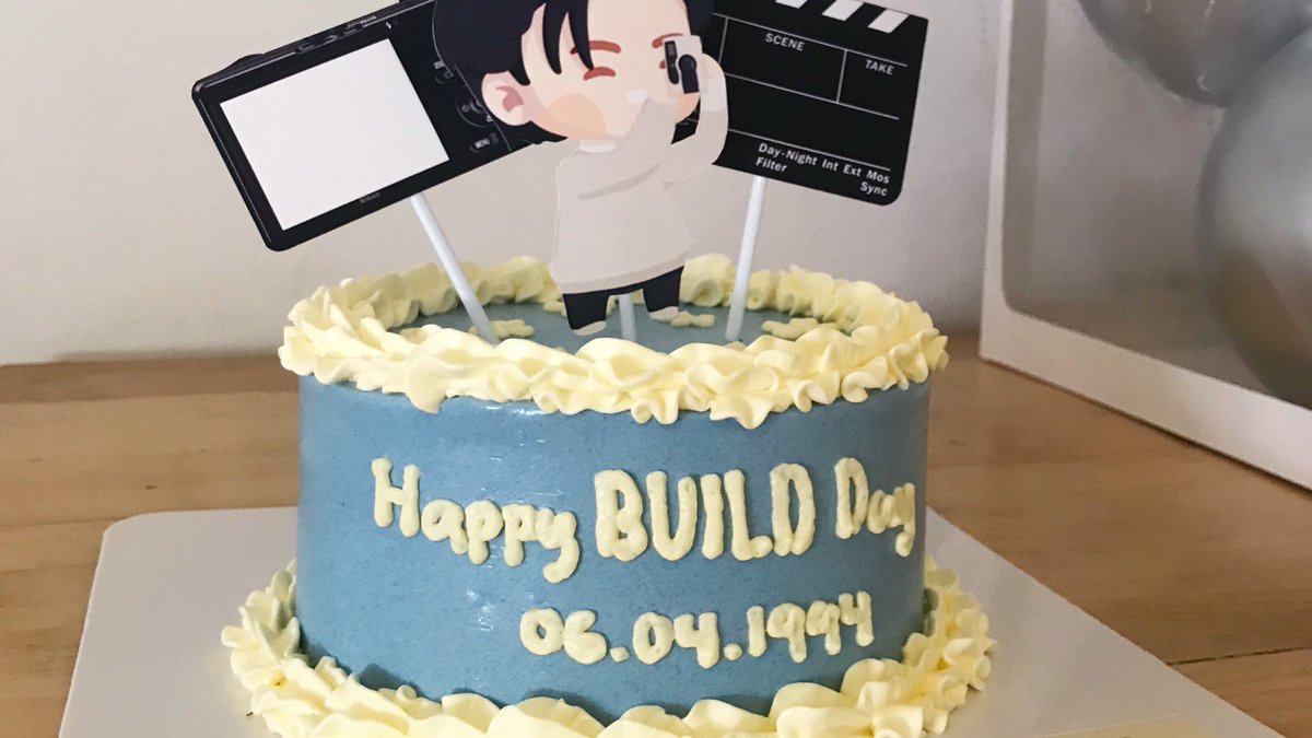 mrkjnoism's tweet image. — 💙🎂

#TinatangiKitaBuild
#BuildJakapan @JakeB4rever