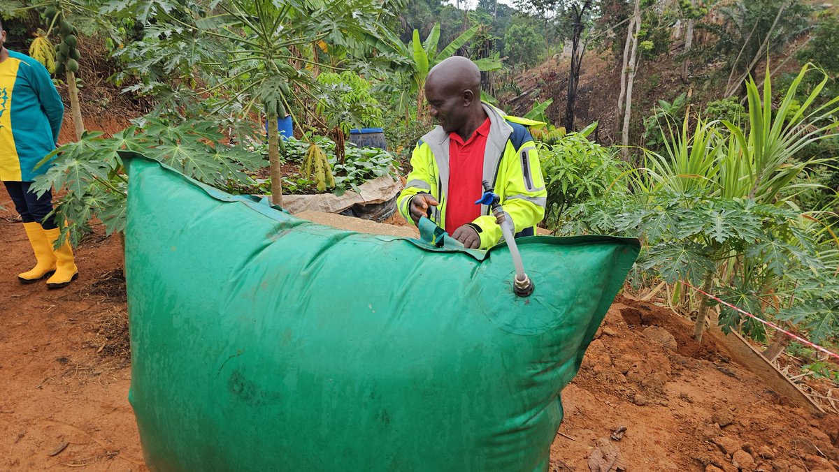RichardMunang's tweet photo. Transforming waste into biogas and biofertilizer is more than an innovative solution; it's a revolution. Our work is inspiring community-led action, bolstering financial wellness, boosting food security, and enhancing health and safety. From waste to wealth, we're redefining waste management. Join us on this transformative journey! #biogas #sustainability #wastetowealth #biofertilizer