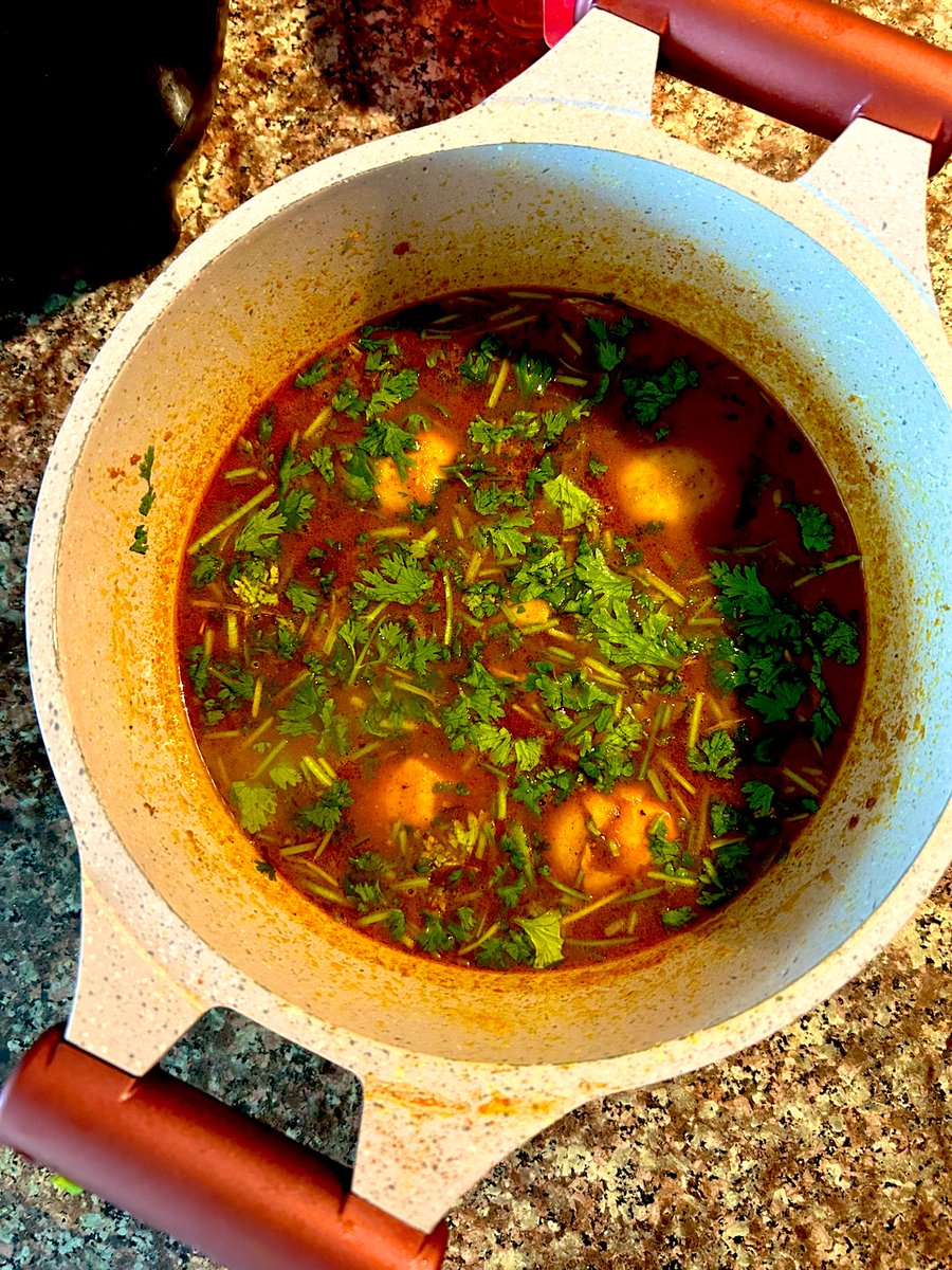 TheCurledLife's tweet image. Comfort. 

#EggCurry ♥️