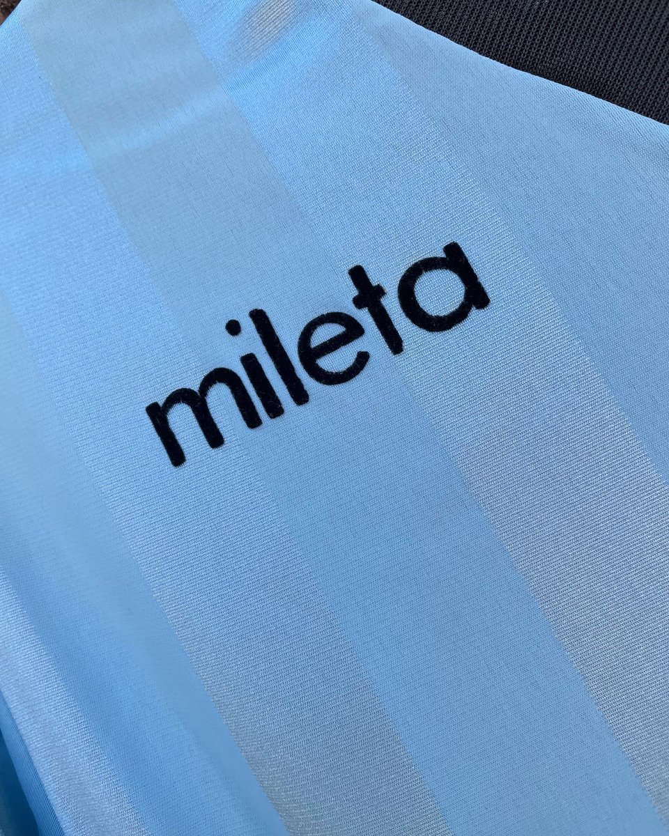 Can’t beat a sky blue start to the day. Super rare Cambridge United 1983-85 away shirt made by Mileta Sports signed by Andy Sinton. @AndySintonQPR #cambridgeunited #cufc #mileta #footballshirts #80s #cambridge #camUTD