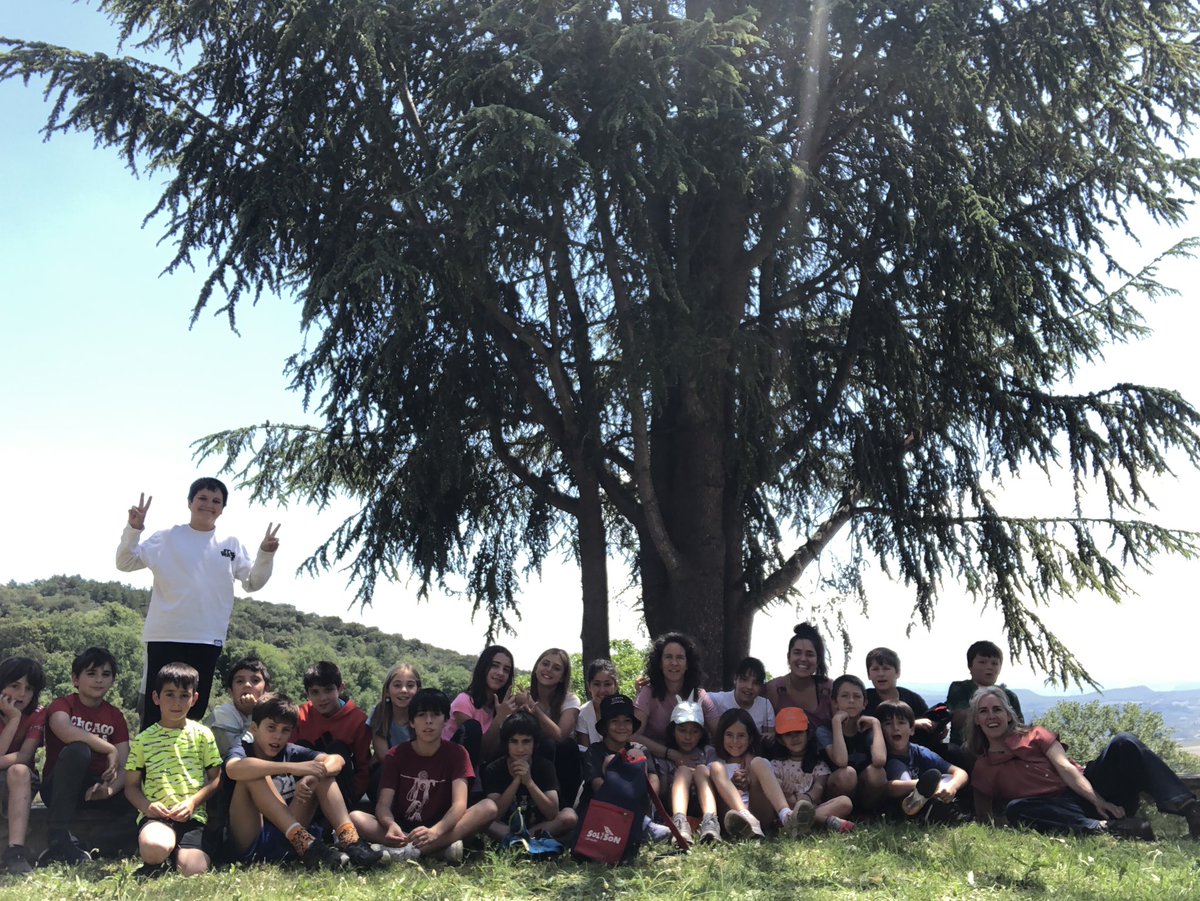 rutasderibera's tweet photo. 👦🏼Ederra da umeen ahotsak entzutea landa guneko herri ixiletan.
Eskerrik asko, Argantzun Ikastola, Lasierra ezagutzera etortzeagatik!👧🏼
@walkonthebasque n ibilbideak @vanessanchez_ n eskutik https://t.co/ojATgU2bG5