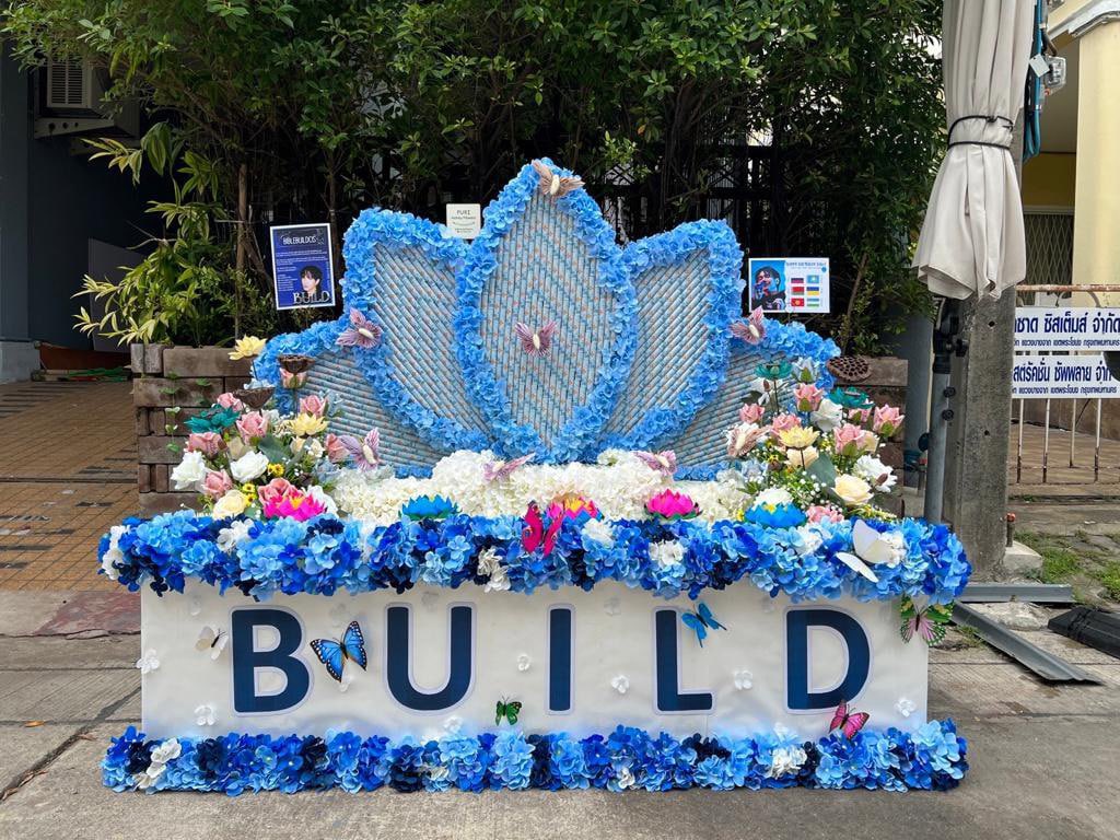 BibleBuildCIS's tweet image. Our lotus is ready to be delivered 🥰

Biu, we are your Bua 🪷 We have all our love in this flower and all gratitude that we send to you.

With love from Russia, Kazakhstan, Belarus, Ukraine, Kyrgyzstan and Uzbekistan💙
#BuildJakapan #Beyourluve #biubirthdaygifts #FlowersForBuild