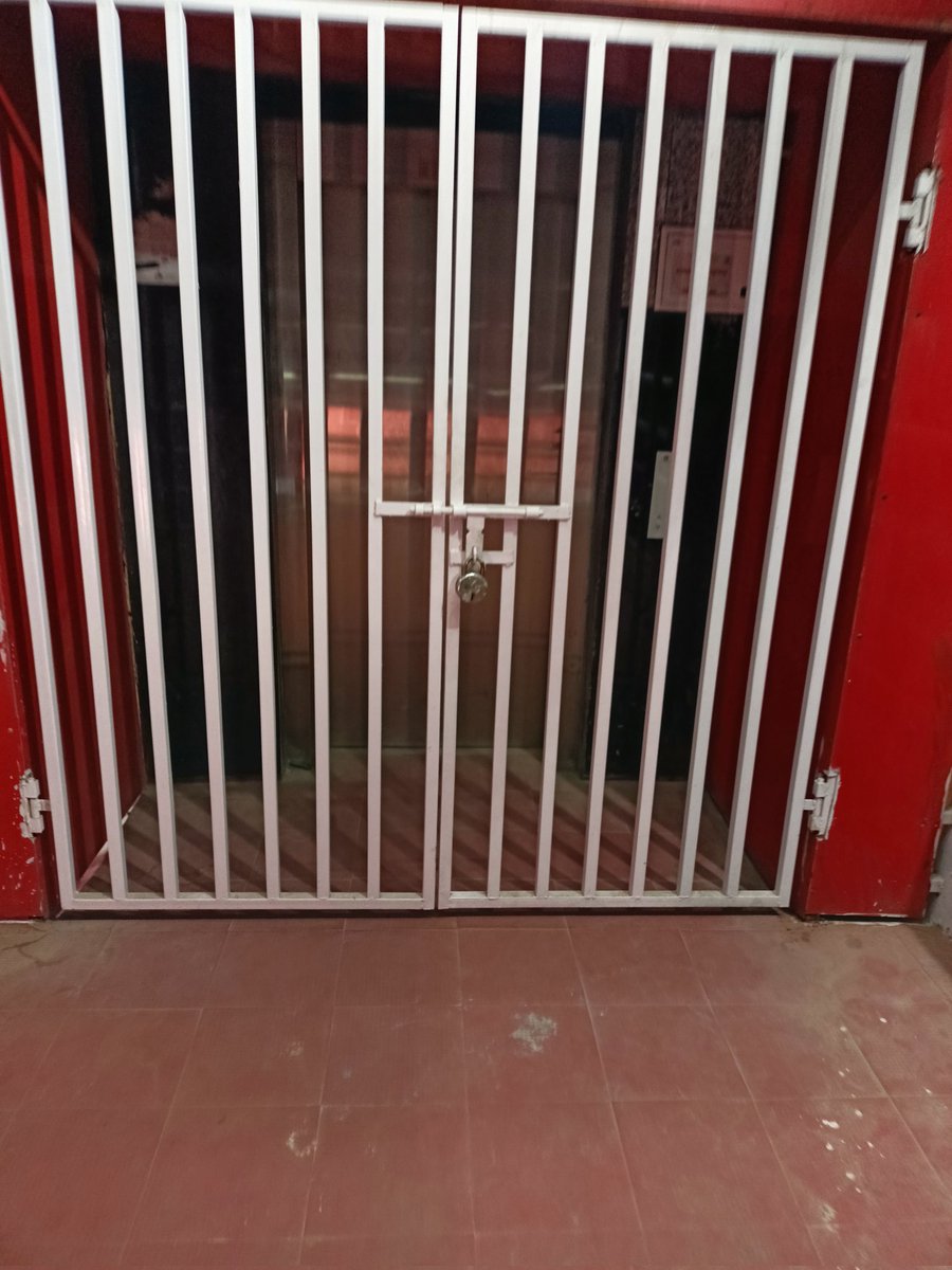 VS_NCR's tweet photo. @noida_authority @CeoNoida madam, kindly instruct the concerned department/agency to open the lock of this lift at #fob at #Advant #Sector142 metro station on expressway. This will help metro-users to use this FOB lift during the metro timings.
@Sector168Noida https://t.co/cJR81Z1gak