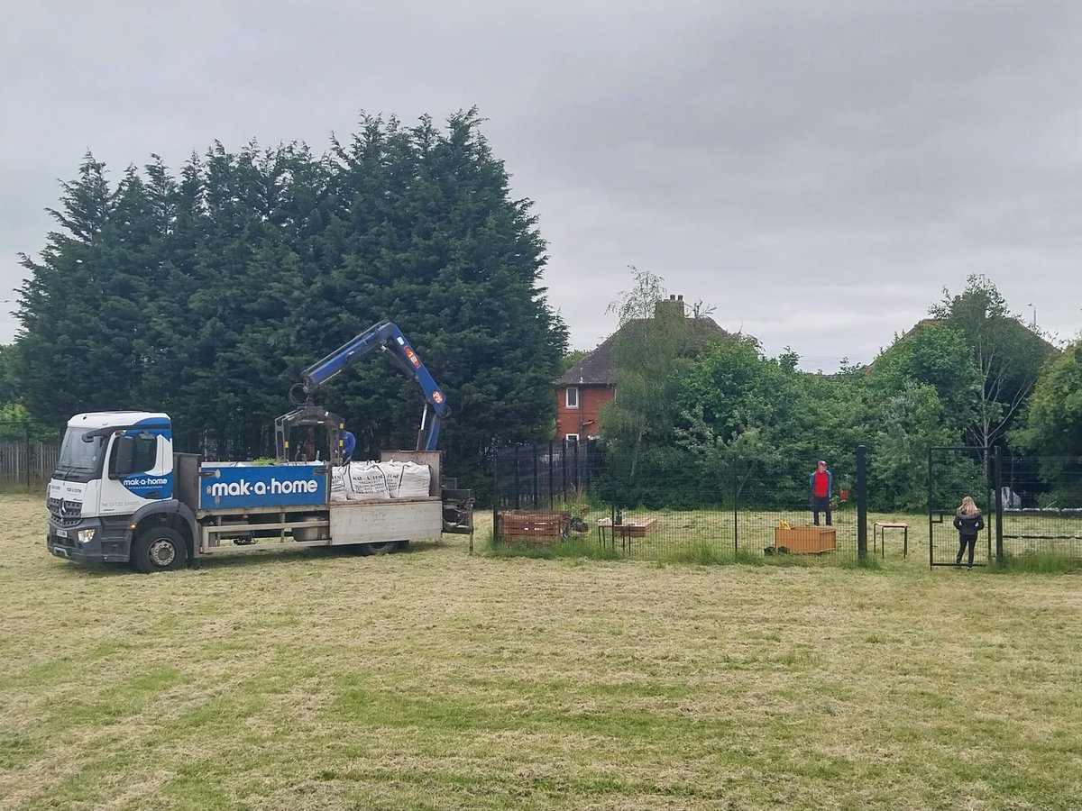 The Southway garden is going from strength to strength, all built by our students and staff from scratch! Thanks to Mak a Home DIY in East Ardsley for their tremendous support! #soproud #greenfingers #resilience #TogetherWeCan #togetherwearestronger