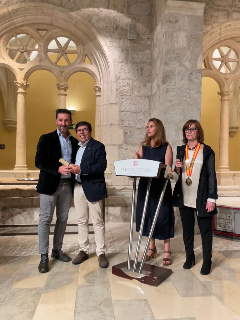 Enhorabuena a todas aquellas personas premiadas por nuestros Premios y Becas.

Podéis consultar la lista de premiadas en nuestra web.

Ánimo y a por la Beca de nuestro Curso de Cirugía en cádaver, aún no asignada.

#semcpt #semcptformación #semcptBurgos #semcptcongreso