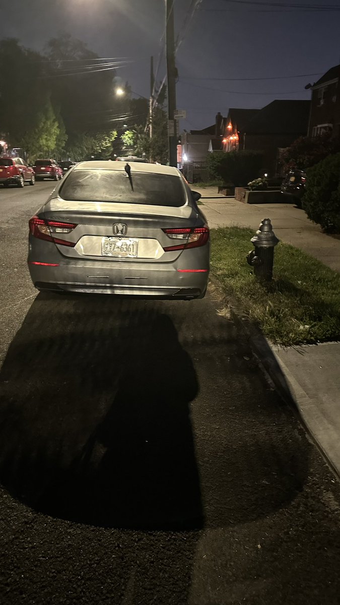 guateprimavera's tweet photo. @placardabuse @NYPDTransport @NYPDnews Abuse https://t.co/skEx7a5fBJ