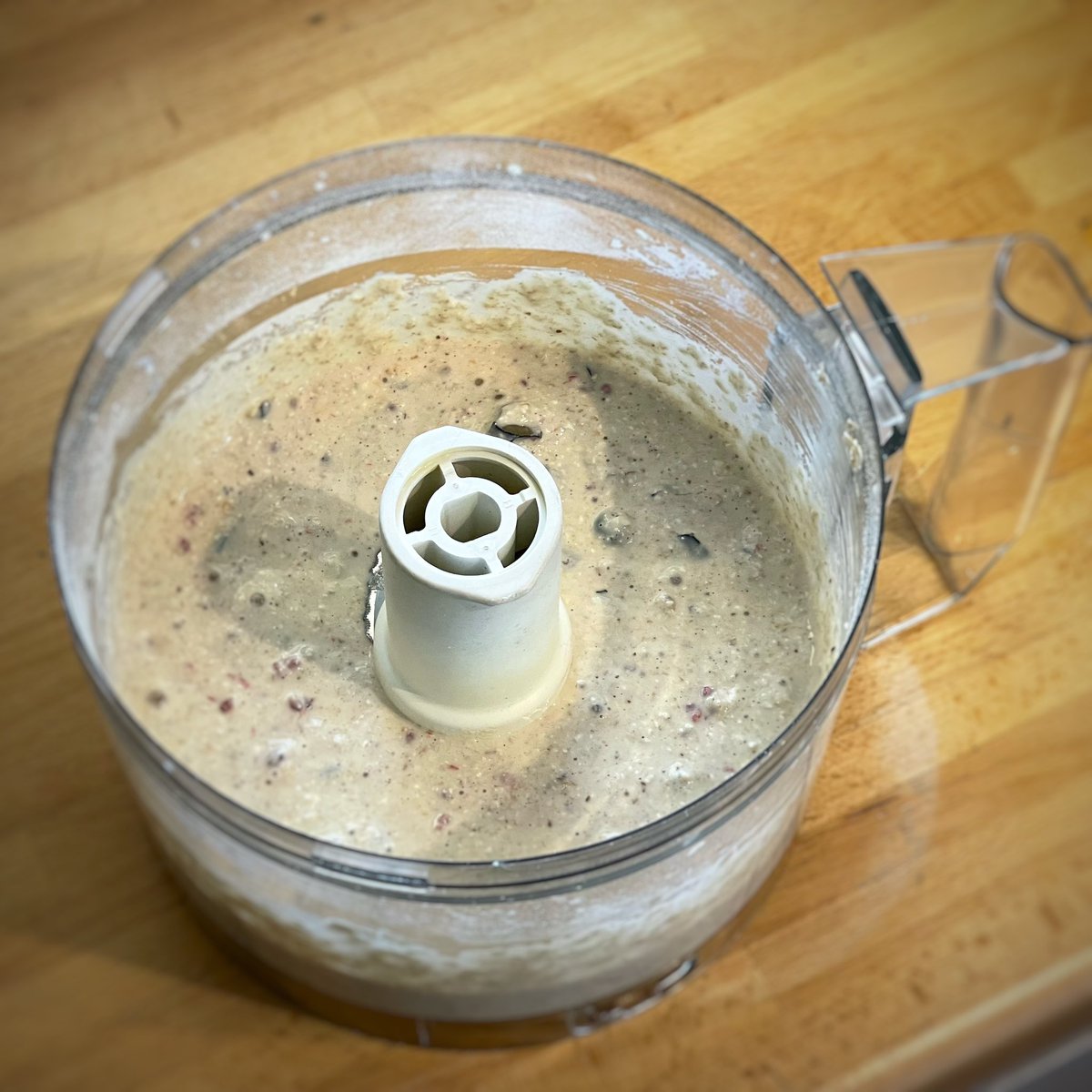 DSS123's tweet photo. This has been my go to pre-race breakfast for many years now. 100g oats, 60g whey, 2 eggs, berries, milk to blend (add the berries for a few seconds at the end). Fry as pancakes in coconut oil. Prepare in advance. They travel well and can be eaten cold on race morning. Lovely 👍 https://t.co/kw2DtSFOCV