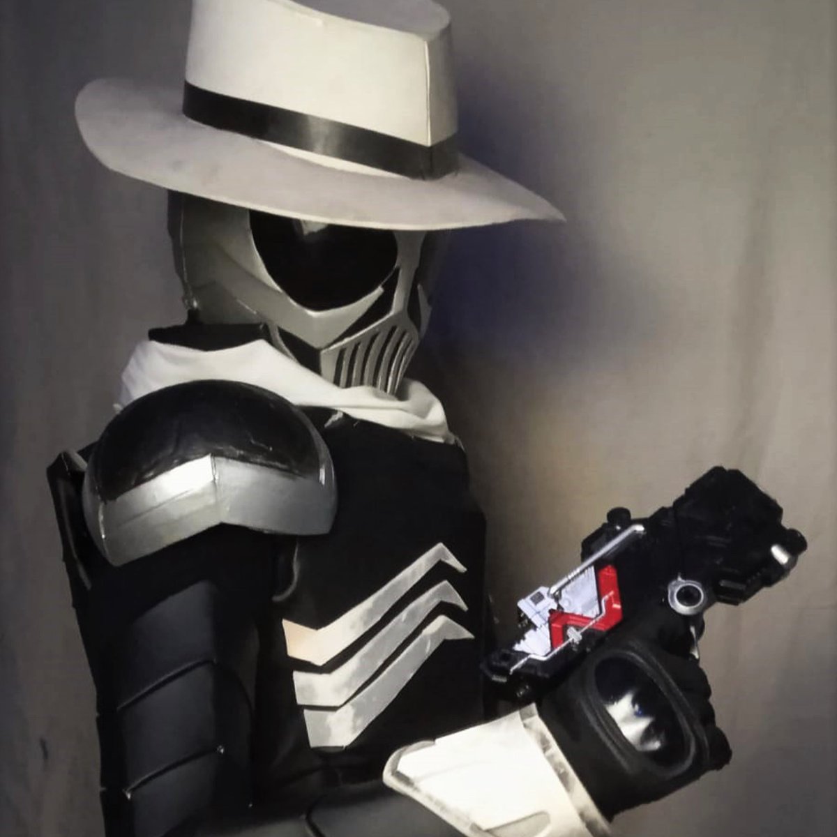 Carrot Lappin | Hybrid Vtuber on Twitter: "Regular Outfit vs Cosplay"