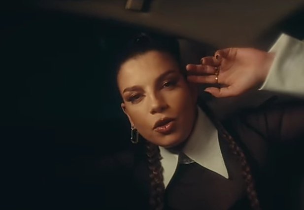 _ludm__'s tweet photo. Troppe tonnellate #boppone 🚕🌕 #TAXISULLALUNA
@MarroneEmma https://t.co/EsnxbQ8Pee