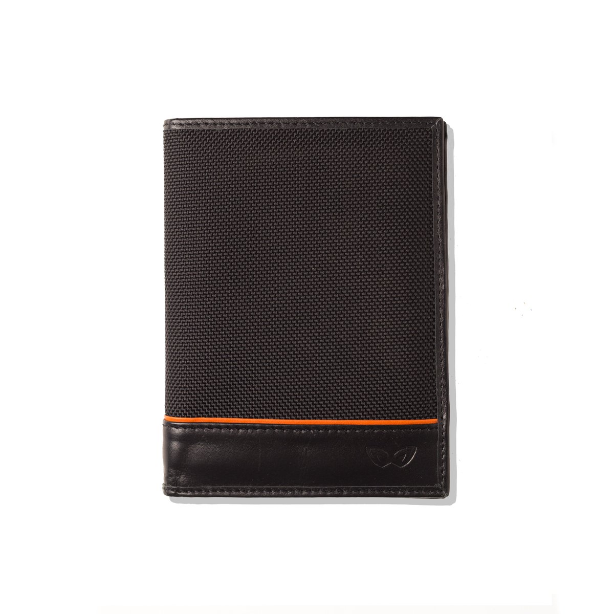 NrthElfOfficial's tweet photo. "Travel essentials just got an upgrade! "Introducing the Vibe Travel Wallet: Where luxury meets functionality. "Travel in style and keep your essentials organized with the North Elf travel wallet.
#NorthElf
#TravelEssentials https://t.co/ARv2sBS65T