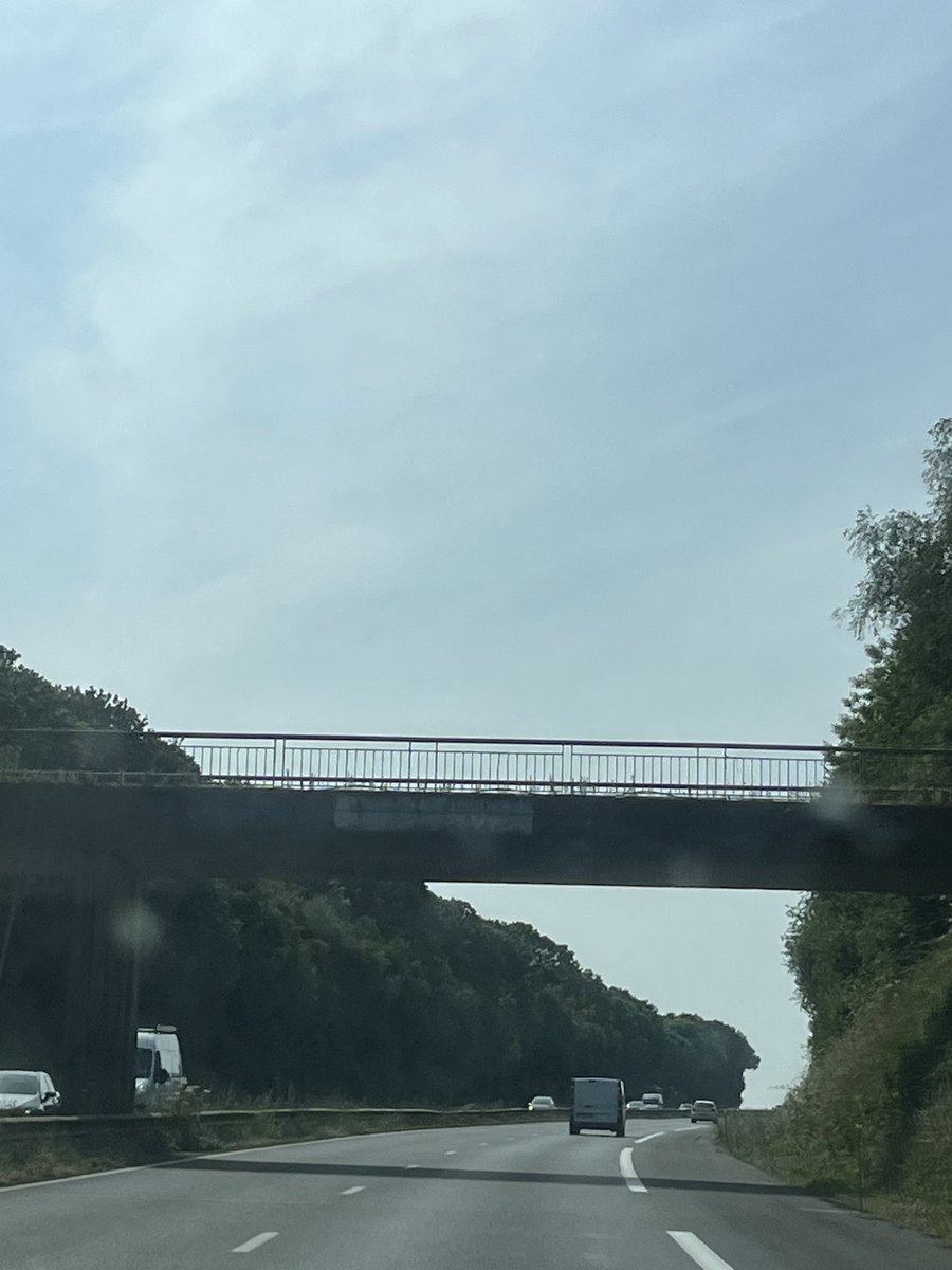 zan_mcht's tweet photo. La grande majorité des ponts tagés de la RN12 ont été censurés par nos élus !
Battons nous !✊🔥 https://t.co/nbWldXBJ3L