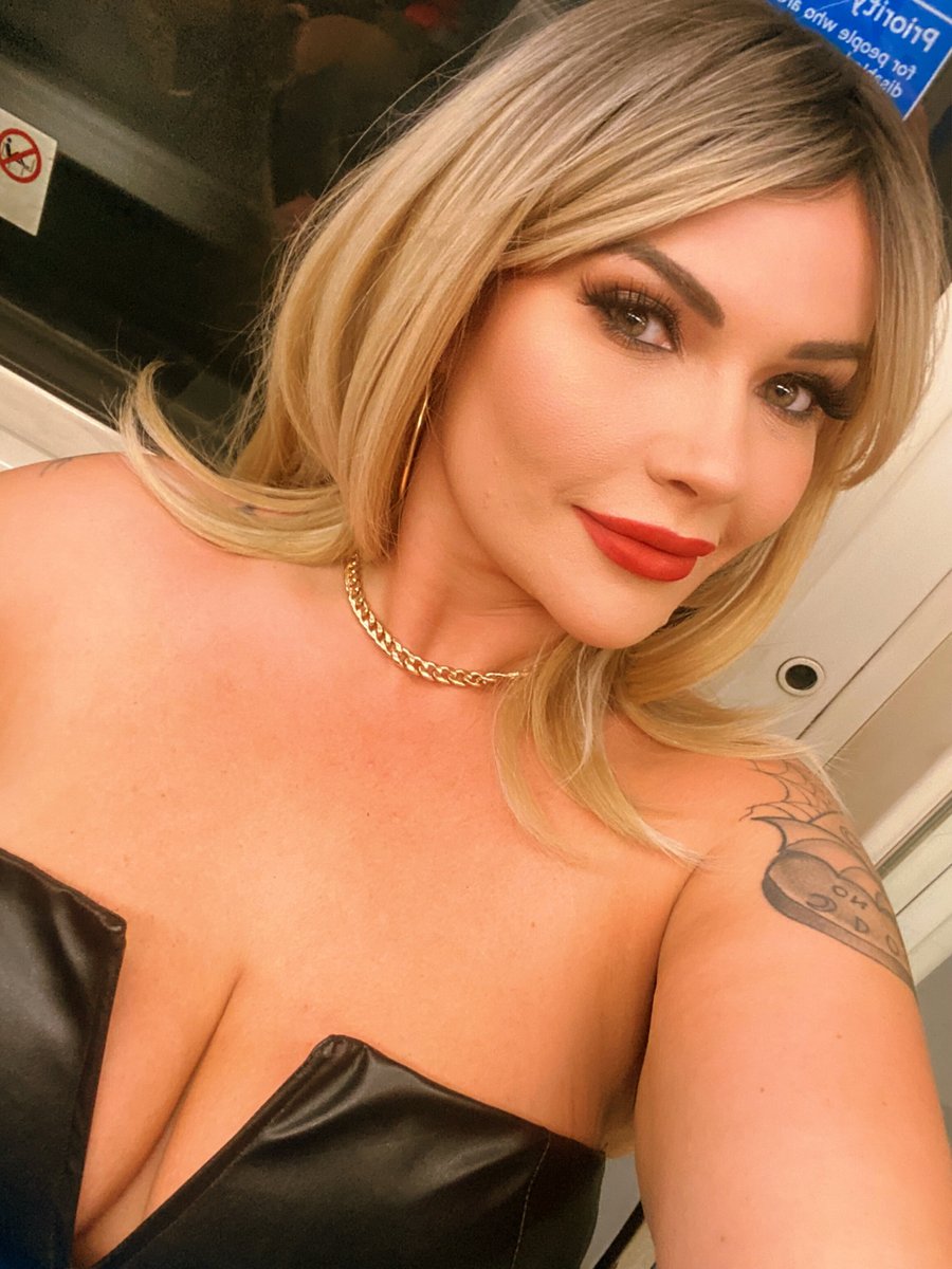 candiswednesday's tweet photo. RT and show the love for @misspoisoncandi
Never give up on her, be super loyal like me.
Mistresses need love as well x

#mistress #intellegent #smart #gorgeous #beautiful #stunning https://t.co/GuvcHmHxCD